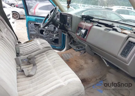 1993 Chevrolet Gmt-400 C1500 z USA, uszkodzony, nr VIN 1GCDC14K2PZ109303